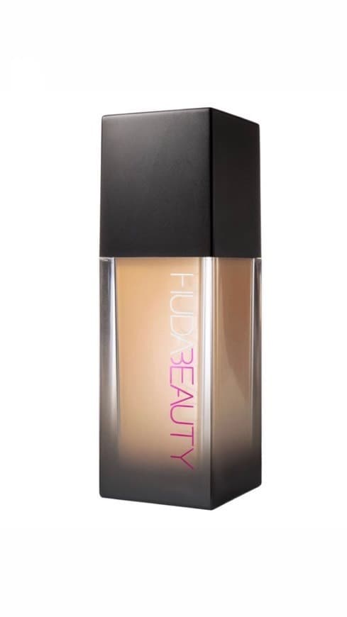 Product Huda beauty foundation 