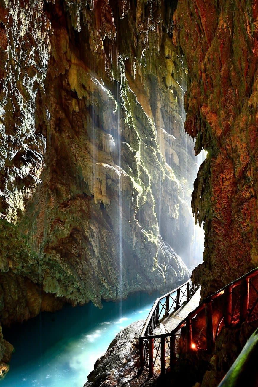 Place Monasterio de Piedra