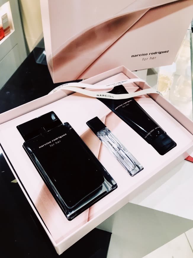 Product Estuche de regalo Eau de Toilette Narciso Rodriguez For Her · Alta