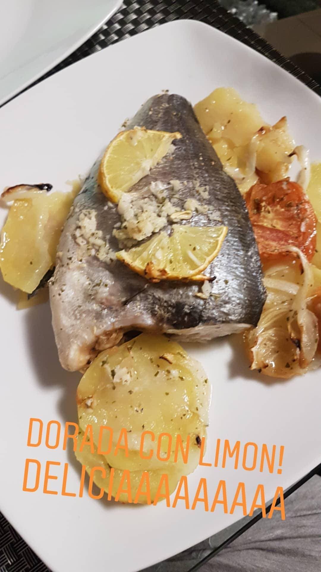 Fashion Dorada al horno con limon y patatas - 50 recetas caseras - Cookpad