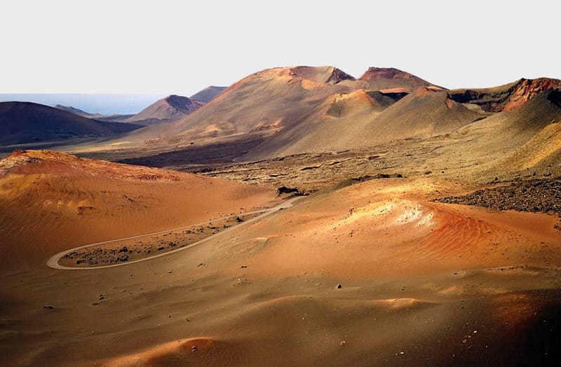 Moda Tour al Timanfaya por 25€ - Sur corto - Lanzaroteguides