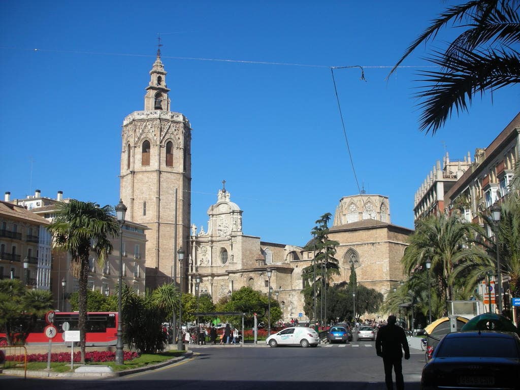 Place Plaza de la Reina