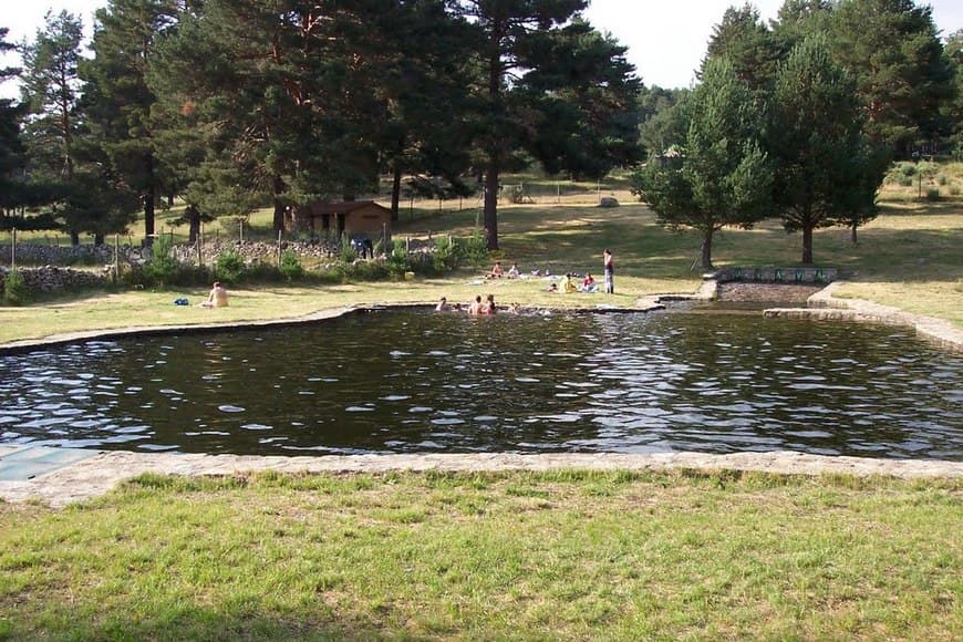 Place Piscina natural de Hoyos del Espino