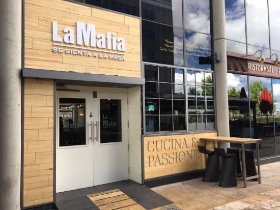 Restaurants La Mafia se sienta a la mesa