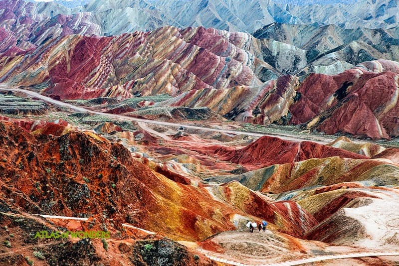 Lugar Zhangye Danxia National Geopark Parking Lot