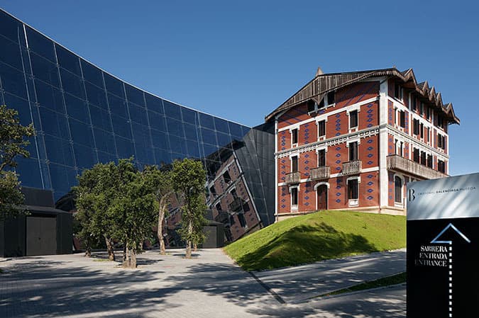 Place Cristóbal Balenciaga Museoa