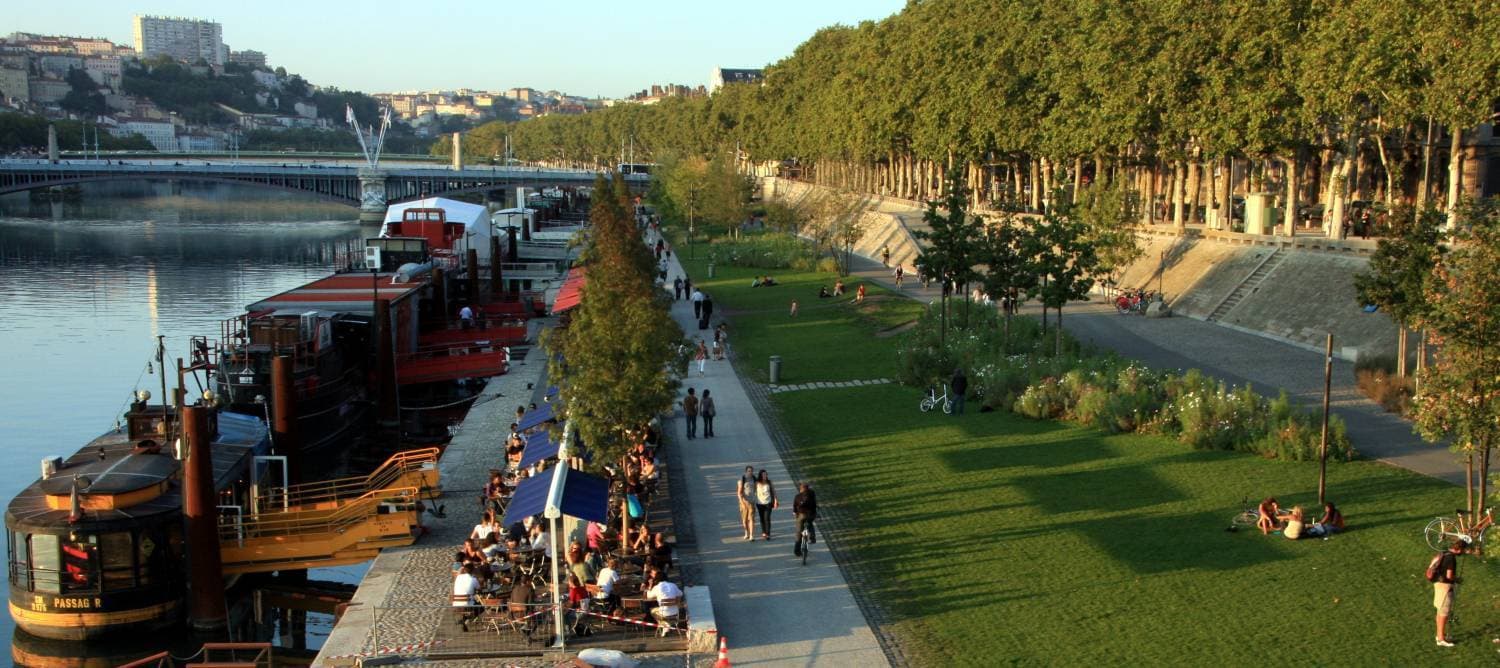 Place Berges du Rhône