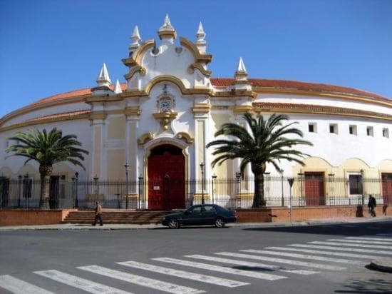 Lugar Plaza de Toros "La Mezquita del Toreo"