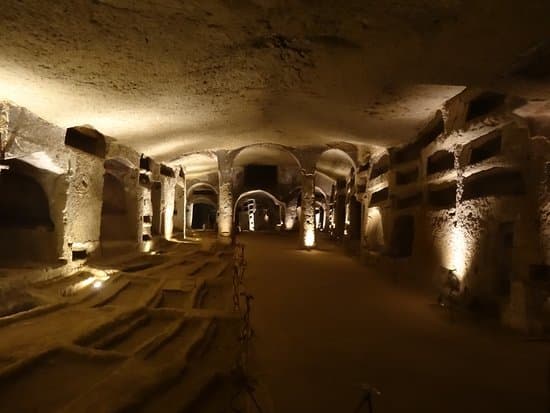 Place Catacombe di San Gennaro