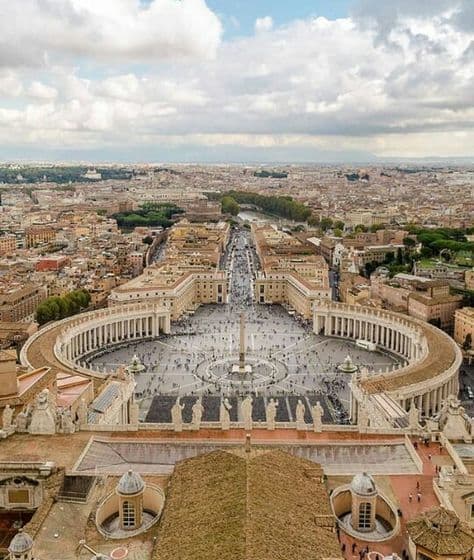 Place Piazza San Pietro