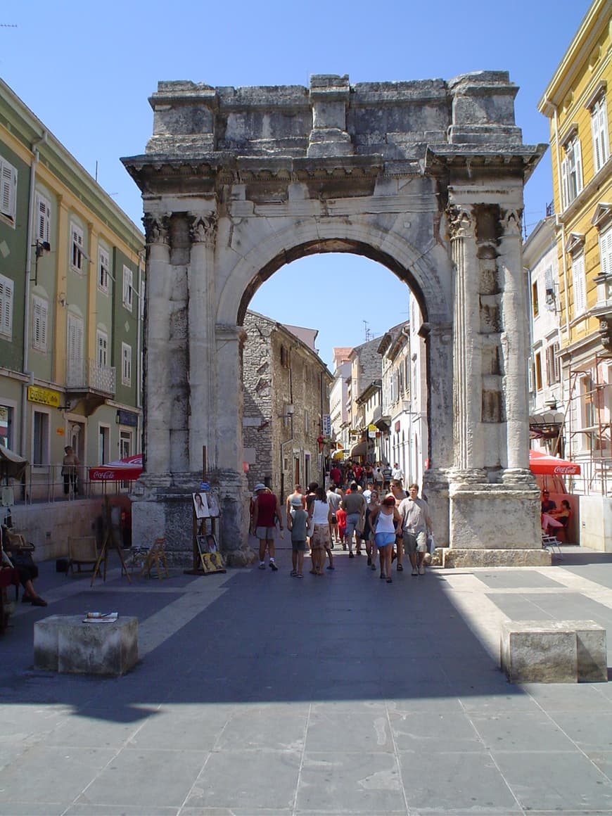 Lugar Arch of the Sergii