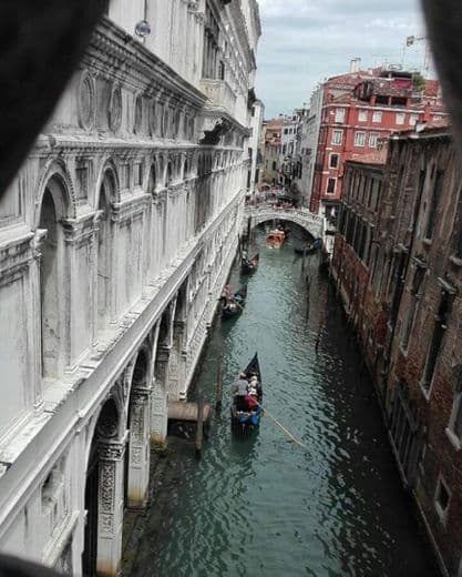 Place Venecia