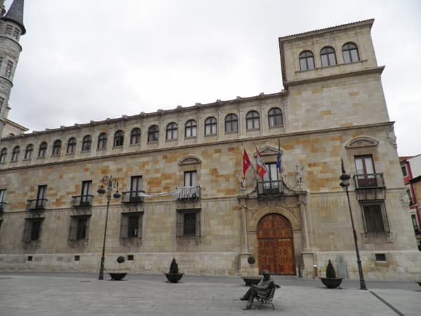 Place Palacio de Los Guzmanes