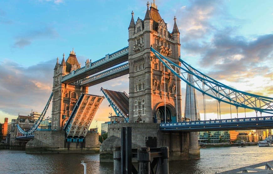 Place Tower Bridge