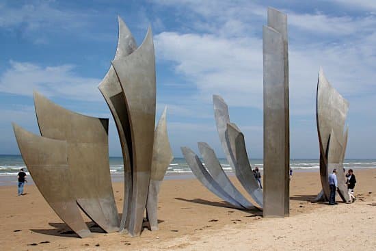 Place Omaha Beach Monument Les Braves