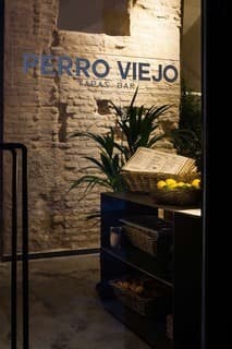 Restaurants Perro Viejo