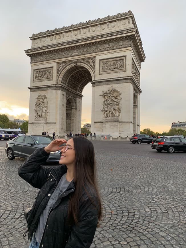 Lugar Rue de l'Arc de Triomphe