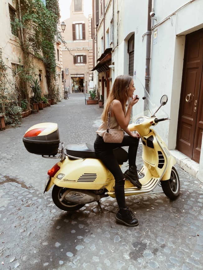 Moda PIÉRDETE POR TODAS SUS PEQUEÑAS CALLES. -ROMA