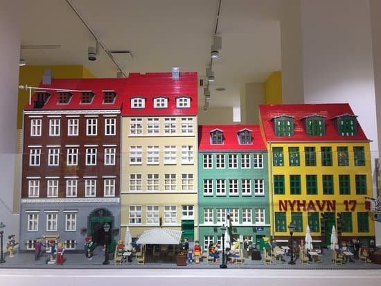 Place LEGO Store