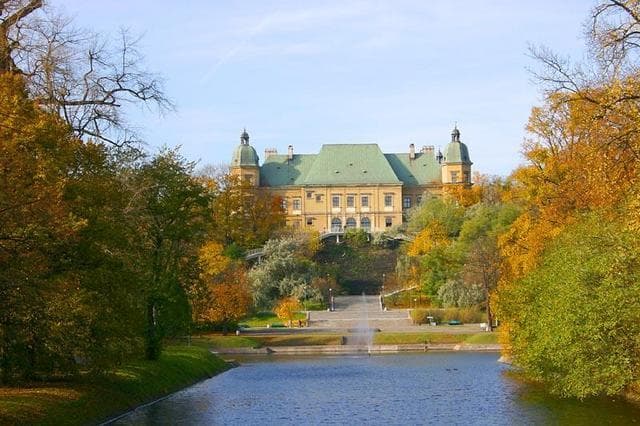 Place Ujazdów Castle