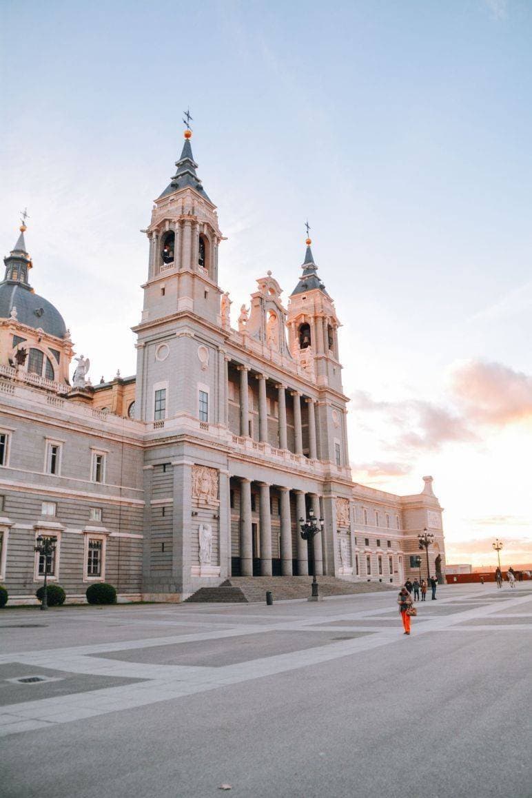 Lugar Almudena Cathedral