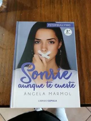 Moda Angela mármol sonrie aunque te cueste