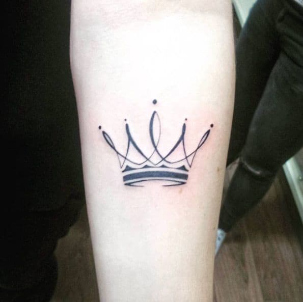 Moda Corona tatuaje