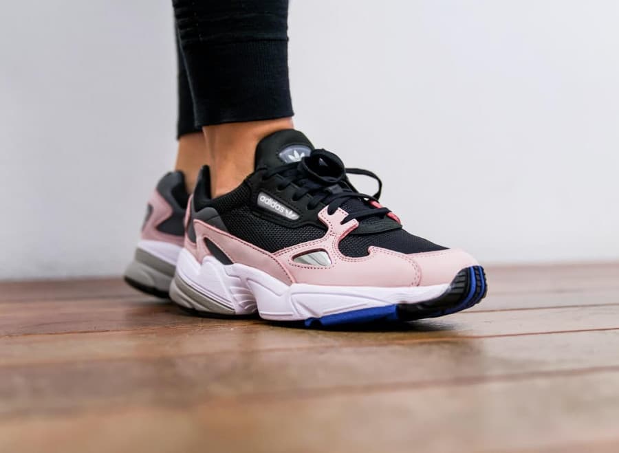 Moda Chaussures Femme Adidas Falcon