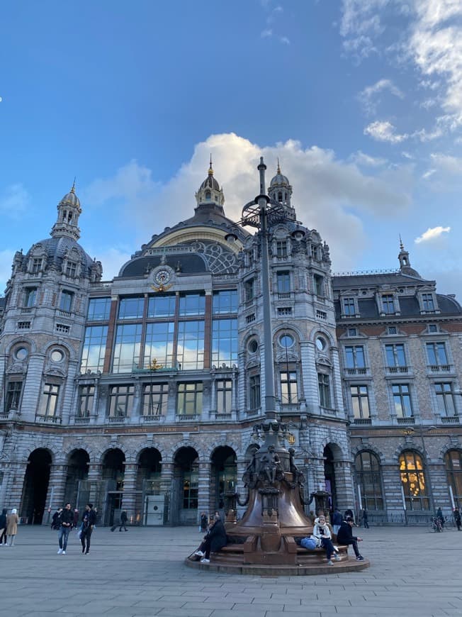 Place Antwerpen-Centraal