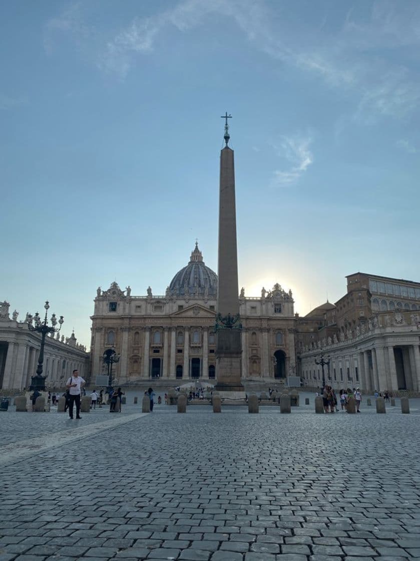 Place Piazza San Pietro