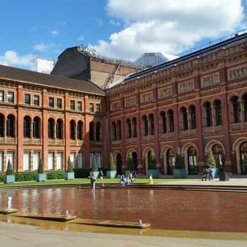 Lugar Victoria and Albert Museum (Stop N)