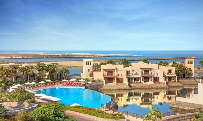 Lugar The Cove Rotana Resort