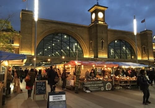 Lugar The Real Food Market Kings Cross