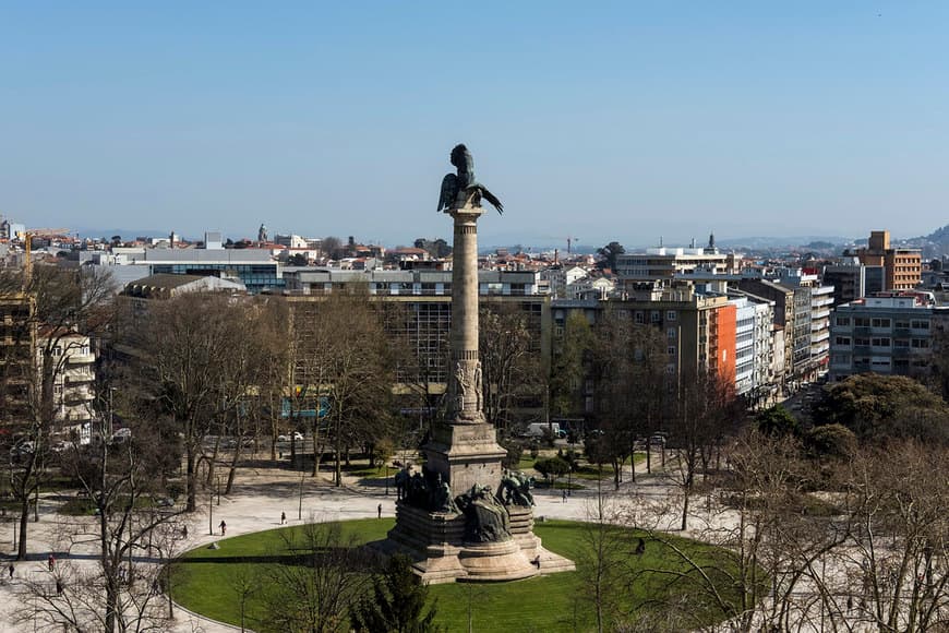 Lugar Rotunda da Boavista / Praça Mouzinho de Albuquerque