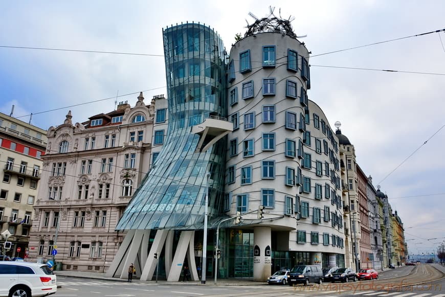 Lugar Dancing House