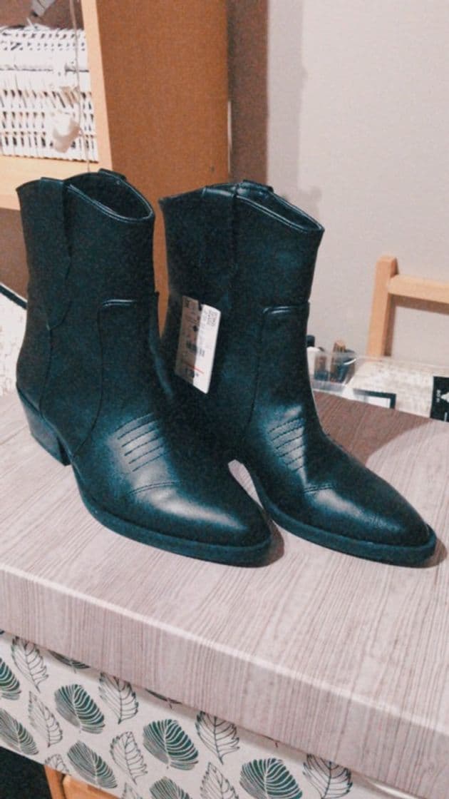 Product BOTAS COWBOY BERSHKA 