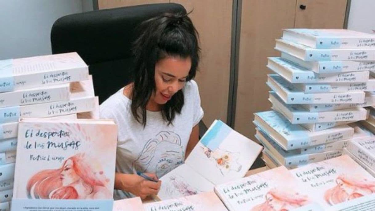 Fashion Beatriz Luengo celebra la sexta edición de su libro

