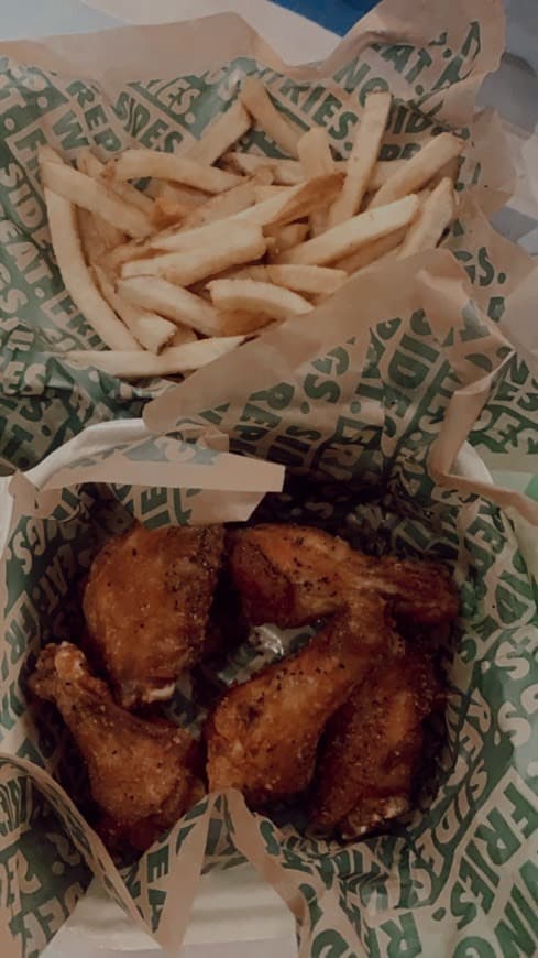 Restaurants Wingstop Calle 116