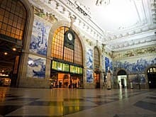 Lugar São Bento station