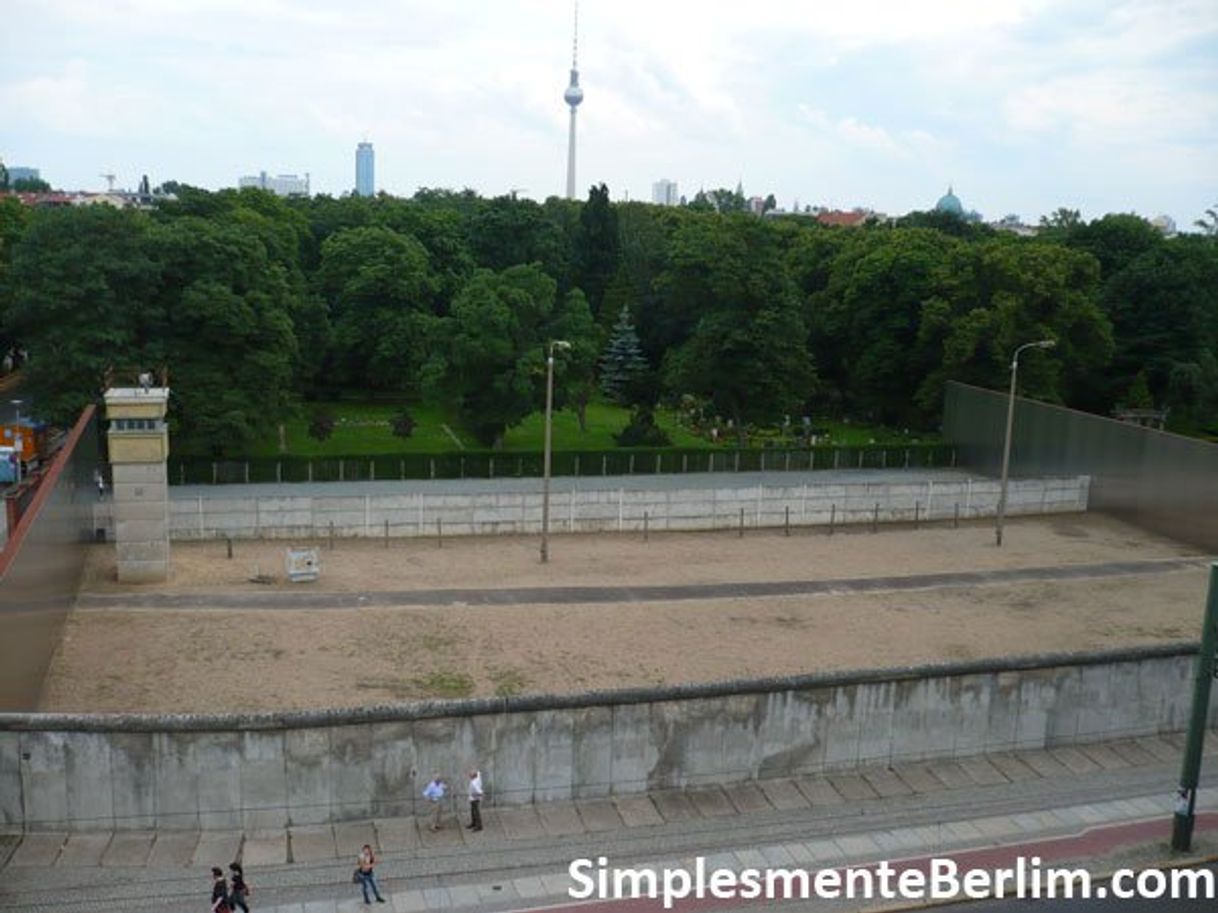 Place Berlin Wall Memorial