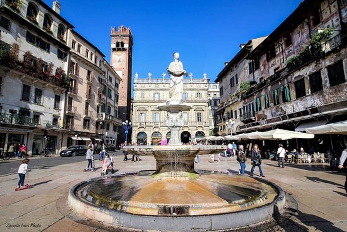 Place Piazza delle Erbe