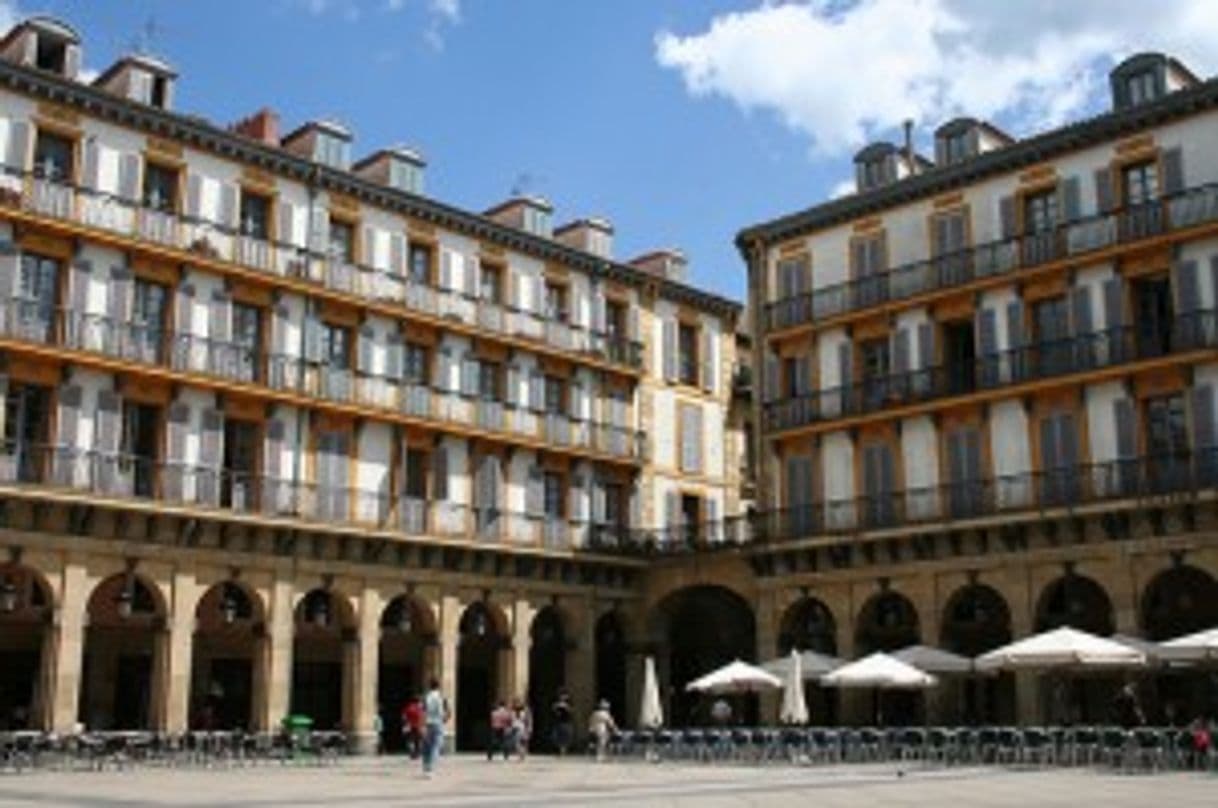 Place Plaza de la Constitución de San Sebastián 