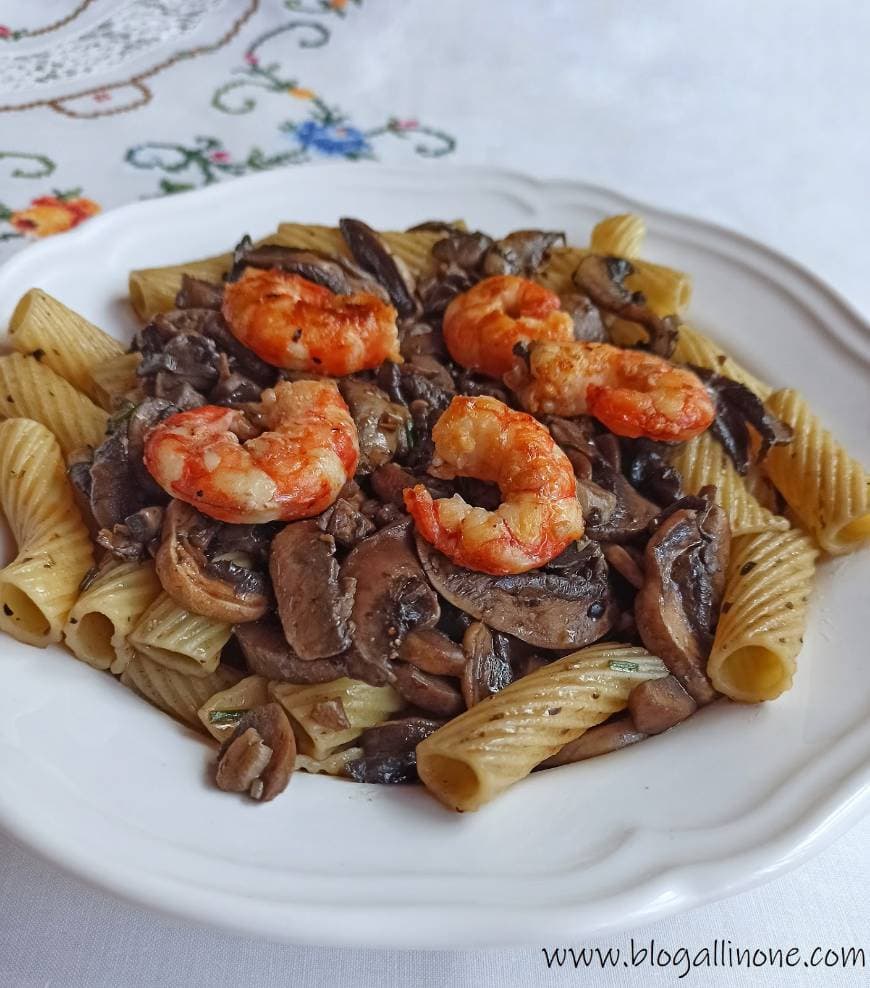 Moda Pasta con champiñones y gambones