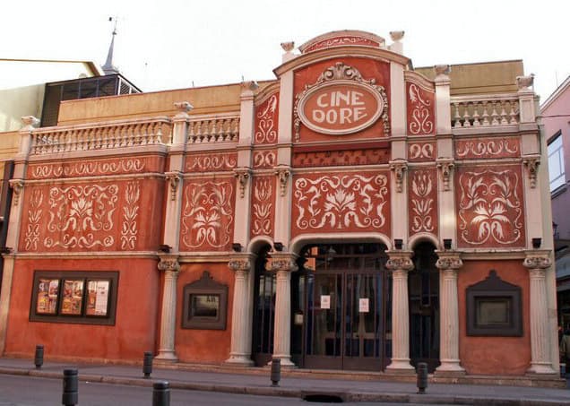 Lugar Cine Doré