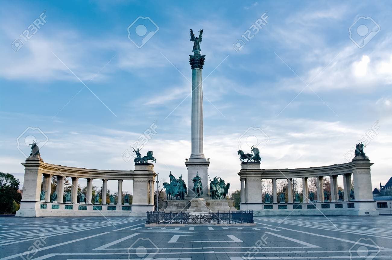 Place Plaza de los Héroes