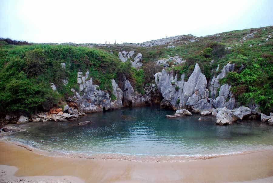 Place Playa de Gulpiyuri