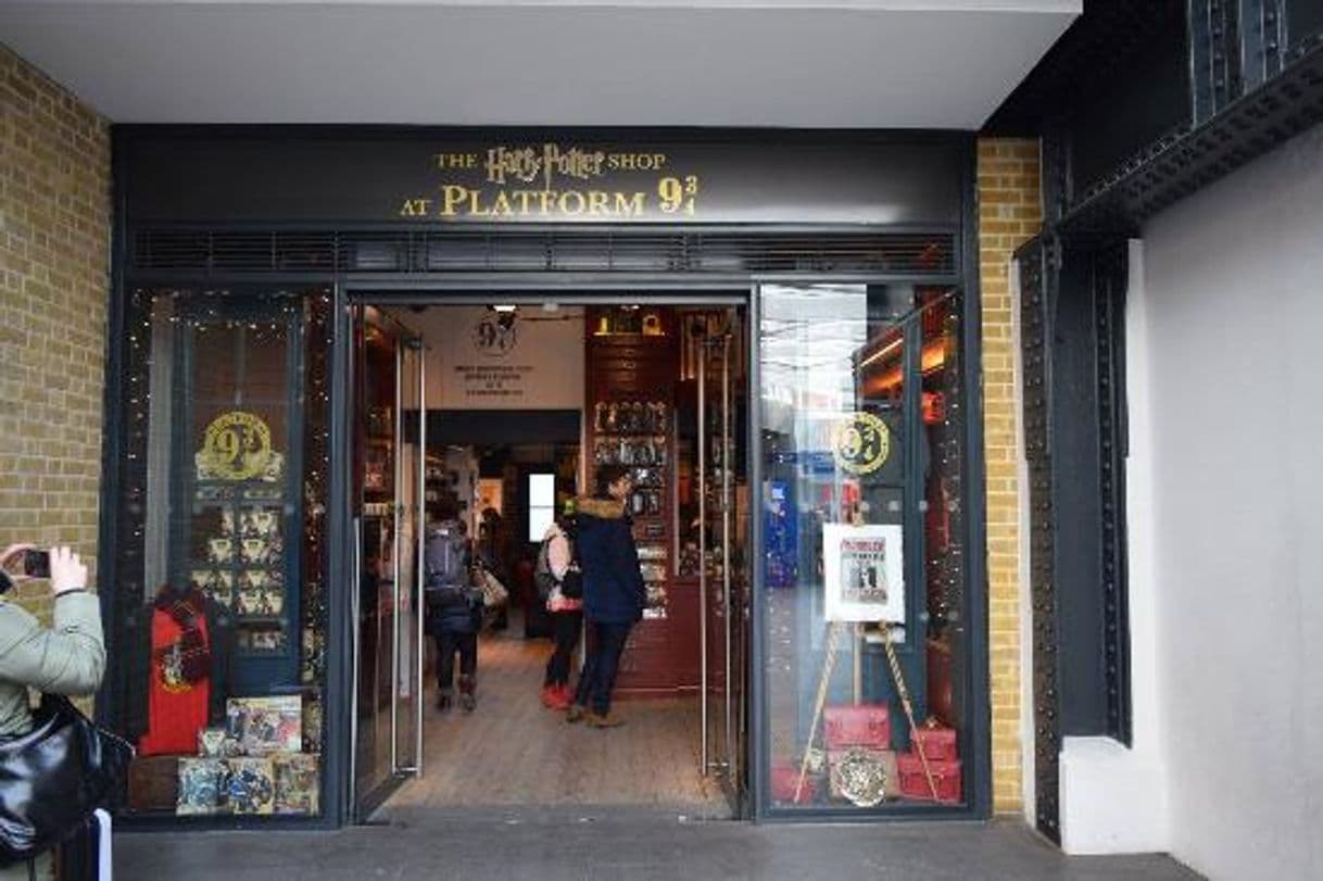 Lugar The Harry Potter Shop at Platform 9¾