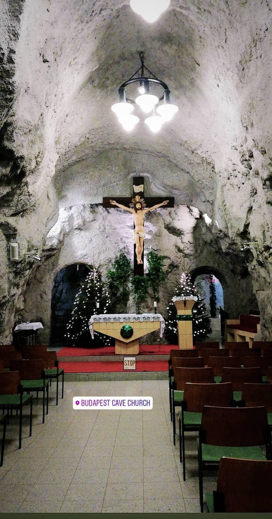 Lugar Cave Church