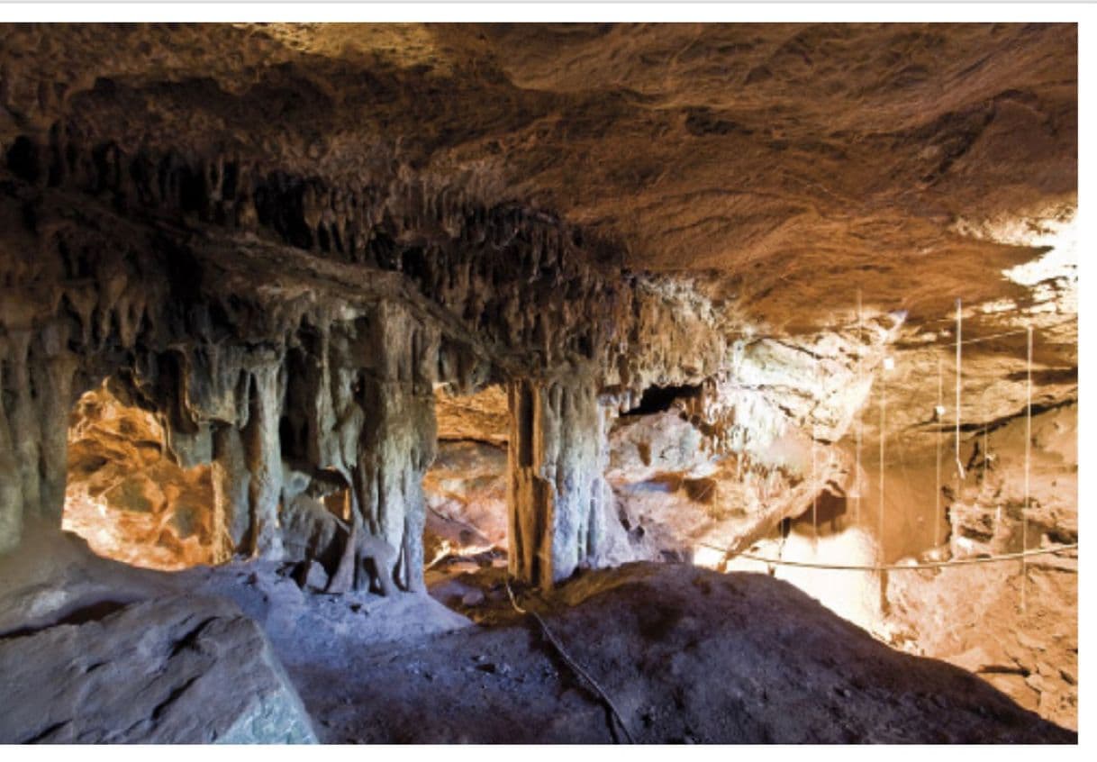 Lugar Cuevas de Fuentes de León