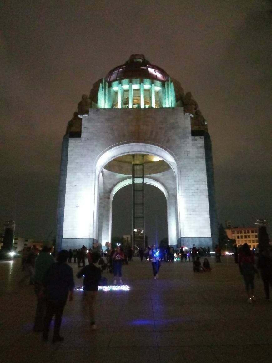 Fashion Monumento a la Revolución Mexicana